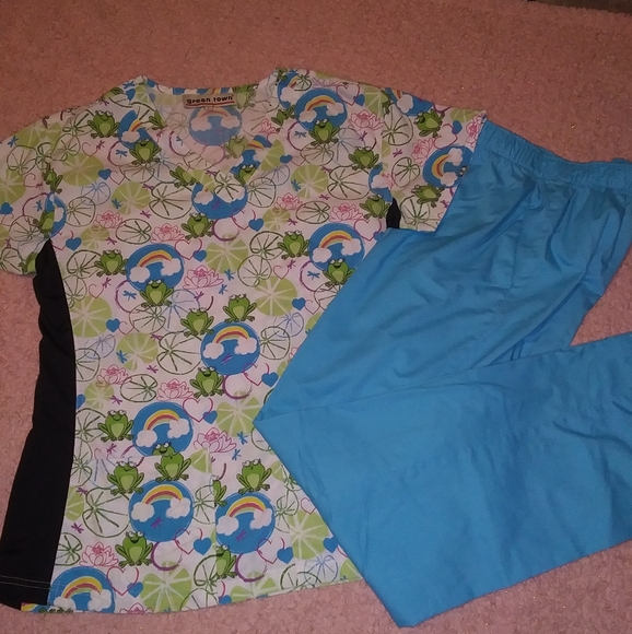 Scrub Set Size Small - Picture 2 of 11
